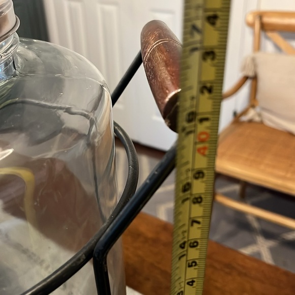 Glass Crock with Spigot - Picture 4 of 4